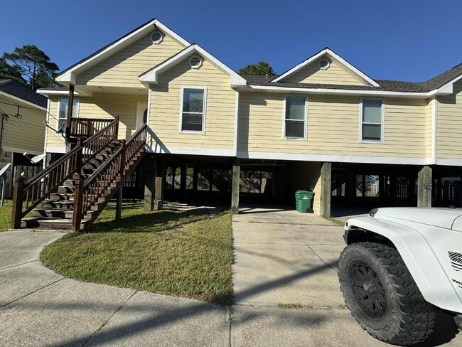 Building Photo - 6206 W Desoto St