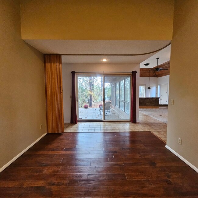 Building Photo - 81 Kincardine Dr