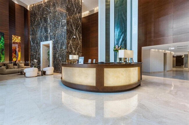 Building Photo - 16001 Collins Ave