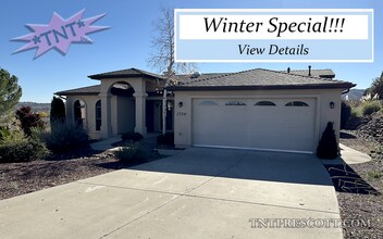 Building Photo - Home in Cliff Rose HOA ~ Winter Special!!