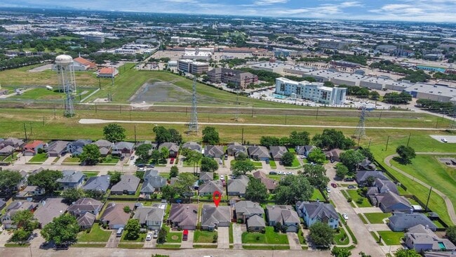 Building Photo - 12407 Meadow Ridge Dr