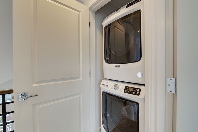 Building Photo - 2bd/1.75ba Kirkland House