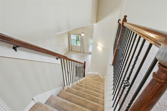 Building Photo - 27154 Harvest Pointe Ln