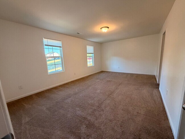 Building Photo - Available Now – Spacious 4BR Home on 1.5 Acres in Rural Hall!