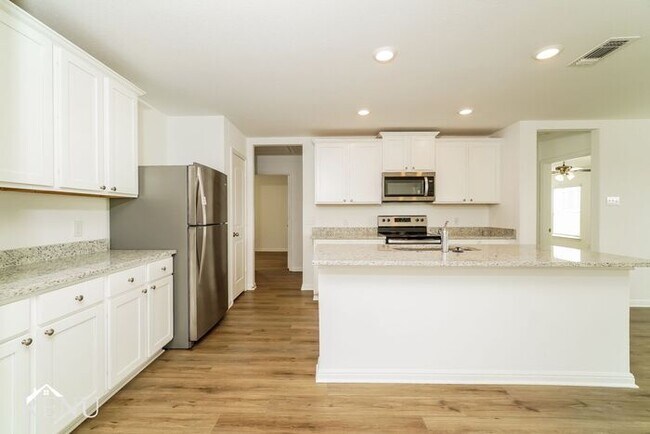 Building Photo - Coming Soon! First Month Free!