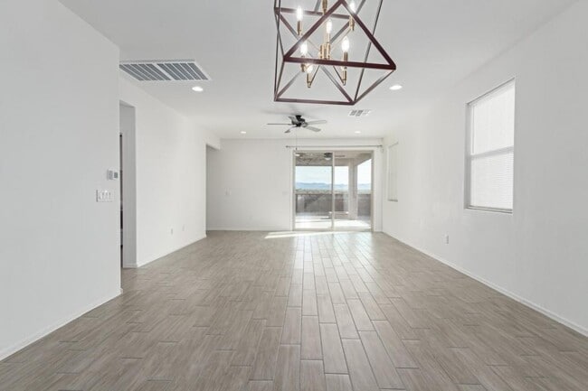 Building Photo - 14058 E Red Pine Pl