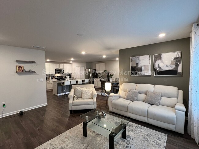 Building Photo - 921 Lovebird Ct