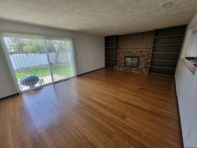 Building Photo - 11 S Sunny Slope Ct