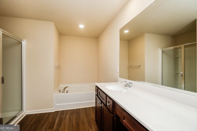 Building Photo - 320 Augusta Woods Dr