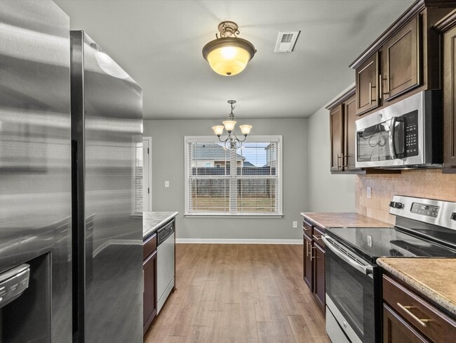 Building Photo - 148 Walkers Hill Rd