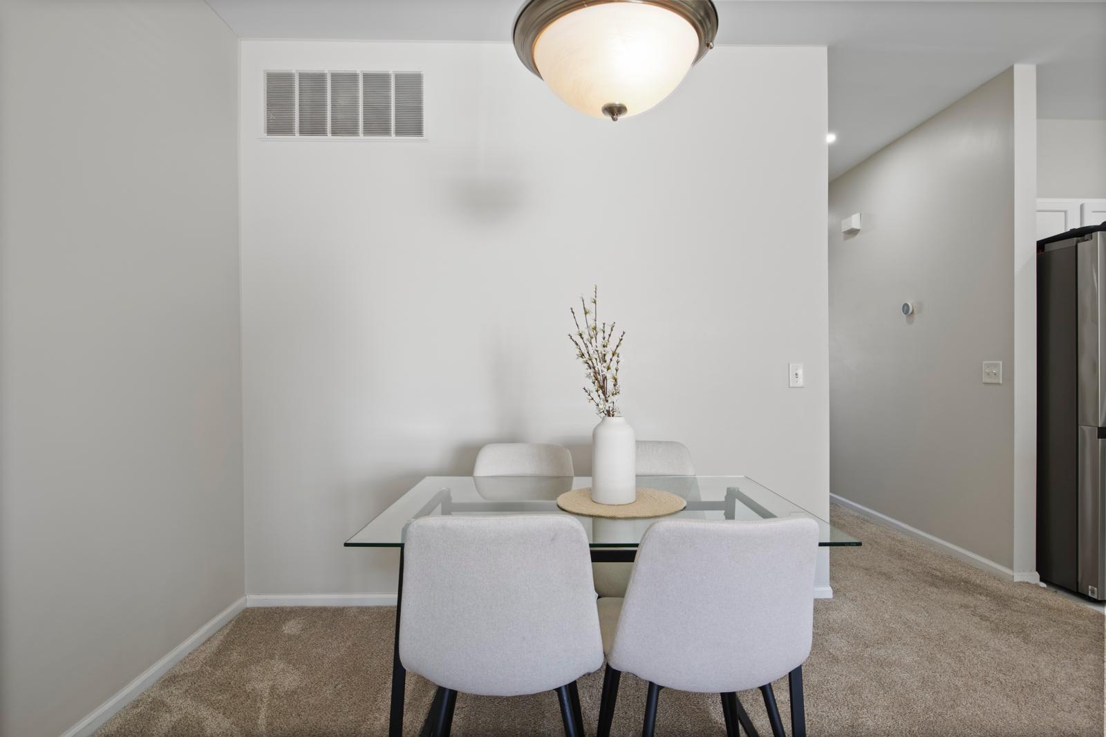 Dinning - 40433 Glen Eagle Ln