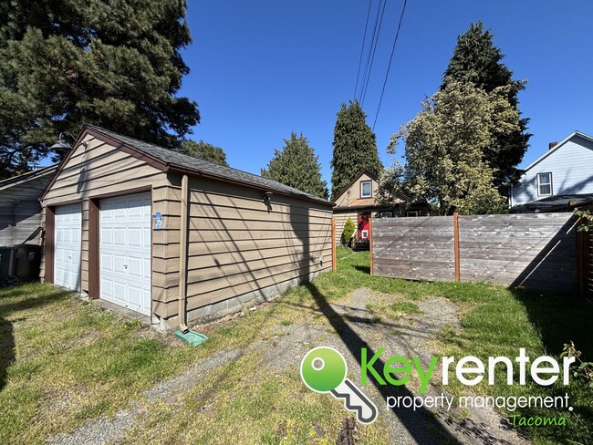 Building Photo - 3584 Tacoma Ave S