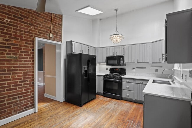 Building Photo - 810 Green St