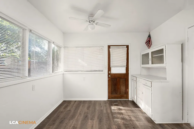 Building Photo - 447 Arvin St
