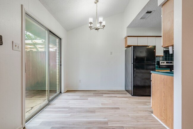 Building Photo - 1306 Glenda Dr