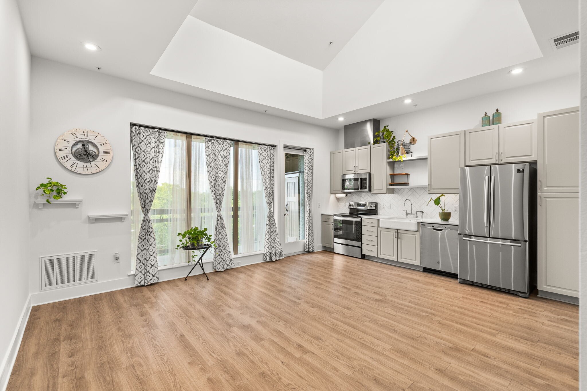 Building Photo - 4704 Sunset Trl