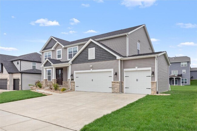 Building Photo - 151 Far Meadow Dr
