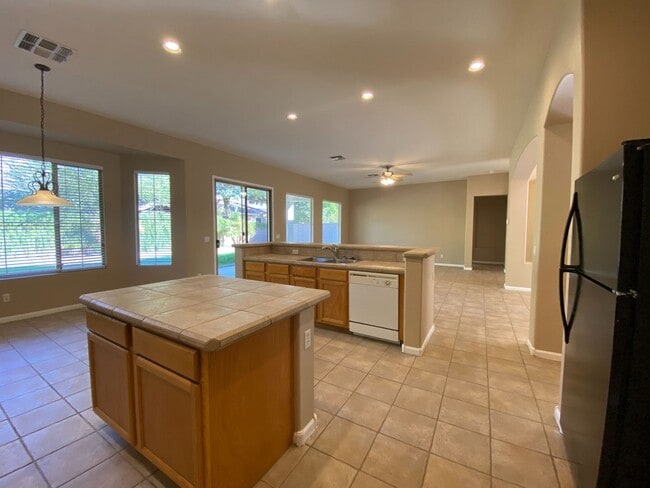 Building Photo - COMING SOON IN HIGLEY GROVES!!!!