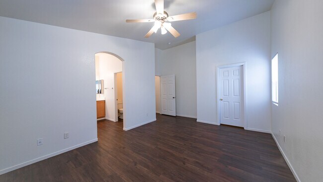 Building Photo - Beautiful Single Story Home with New Floor...