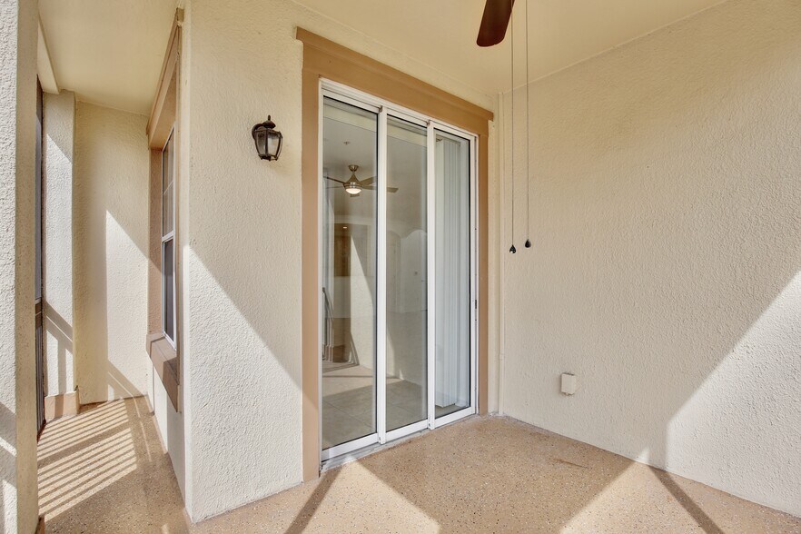 Building Photo - 11564 Mizzon Dr
