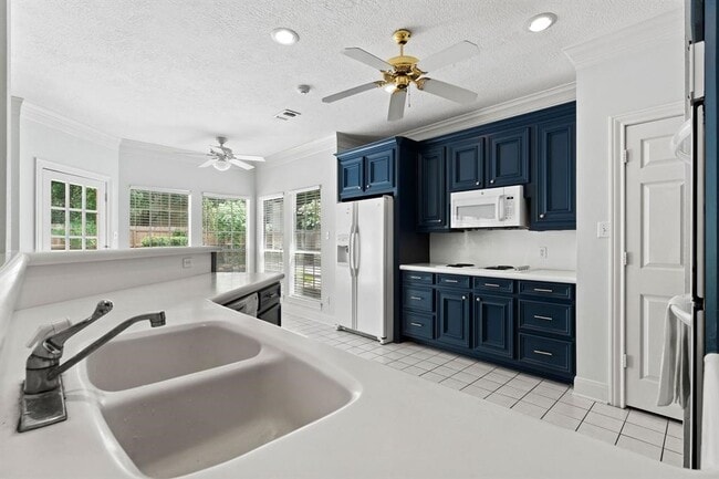 Building Photo - 29 Berry Blossom Dr