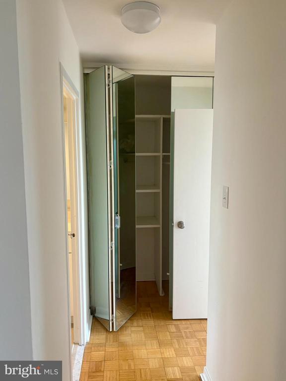 Building Photo - 224 W Rittenhouse Square