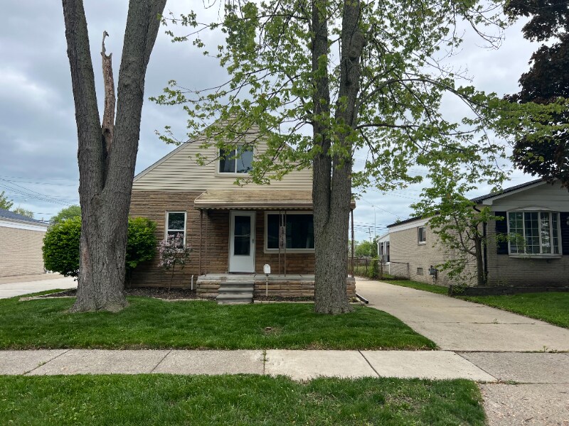 Building Photo - 23124 Grove St