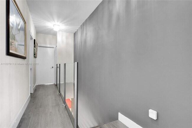Building Photo - 9179 Fontainebleau Blvd