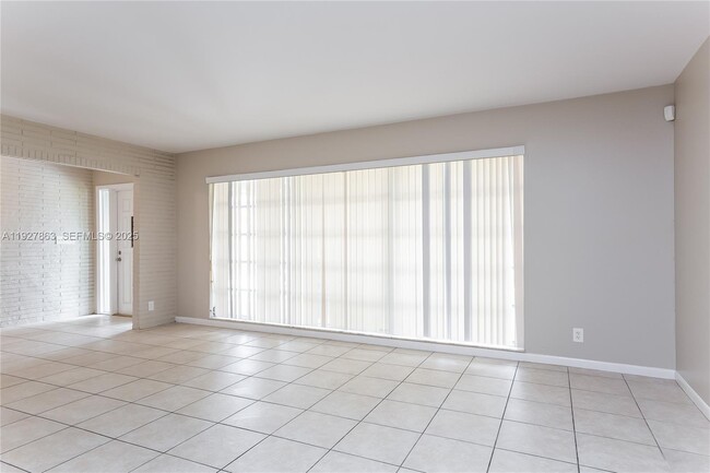 Building Photo - 1461 Wyndcliff Dr