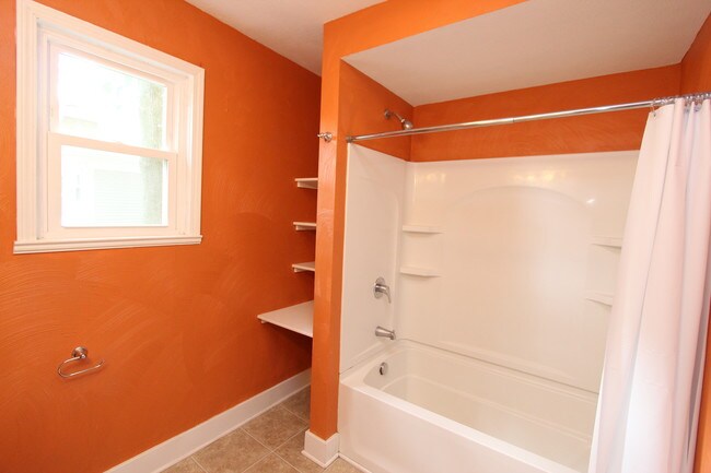 Building Photo - 1430 Sherman St SE