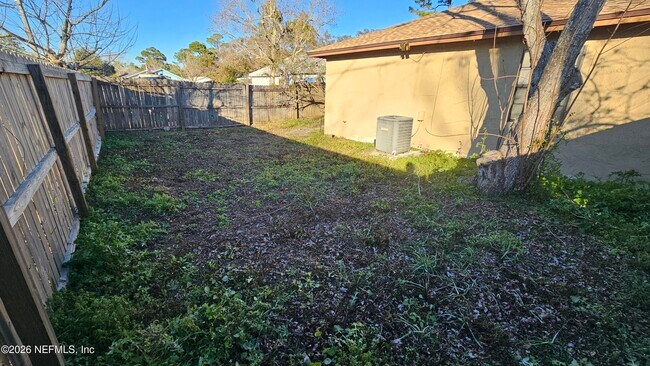 Building Photo - 820 Orchid St