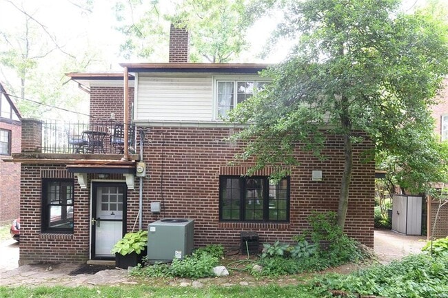 Building Photo - 418 Carswold Dr