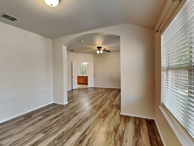 Building Photo - 9100 Lockhart Dr