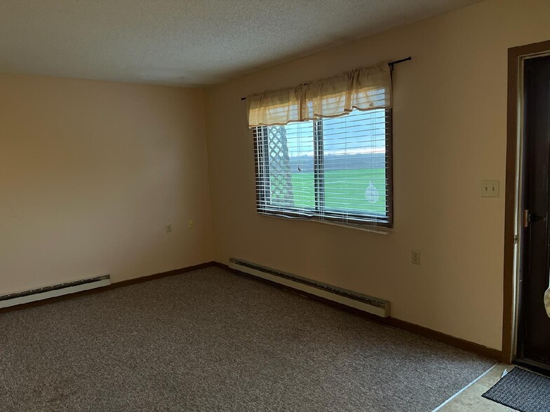 Building Photo - 340 S Rowe Ln