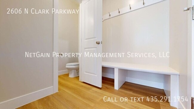 Building Photo - 2606 N Clark Pkwy