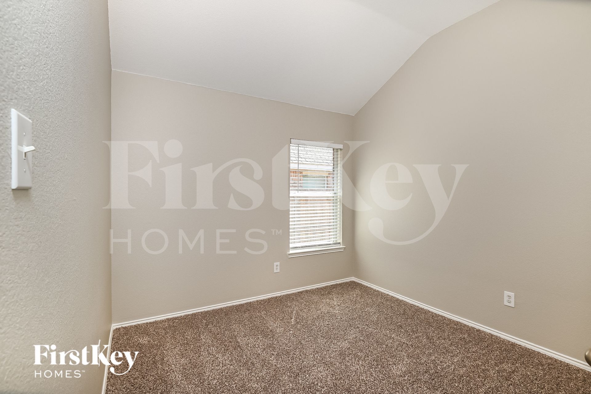 Building Photo - 215 Mulberry Dr