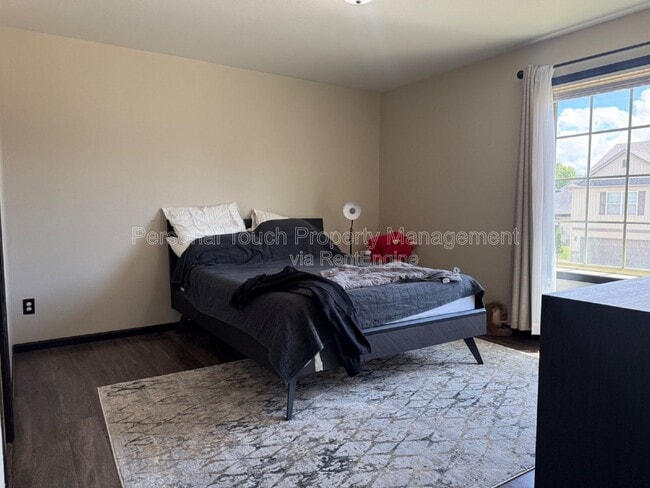 Building Photo - 4106 Clubhouse Dr S