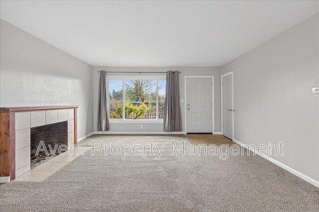 Building Photo - 7405 NE Jonesmore St