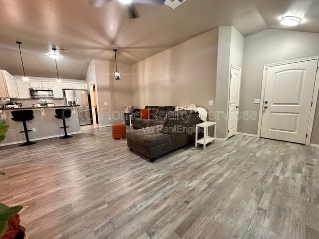 Building Photo - 4122 Bonaparte Blvd