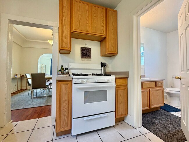 Building Photo - Updated 3-Bedroom Home Near Downtown & University of Utah