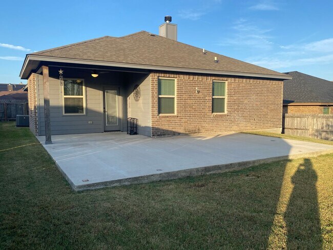 Building Photo - 3 BEDROOM, COMMUNITY POOL, BELTON ISD