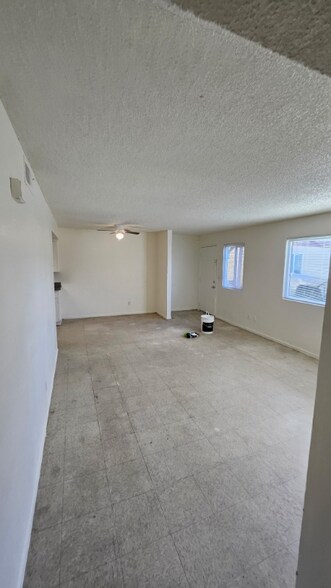 Building Photo - 429 S Backer Ave