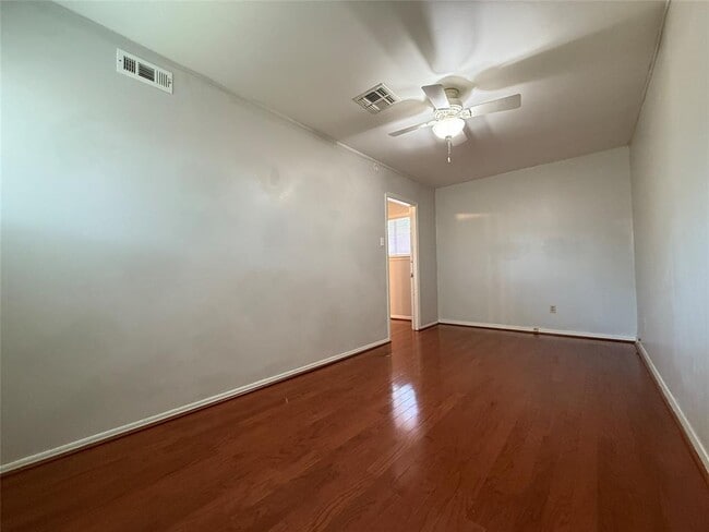 Building Photo - 10607 Clematis Ln