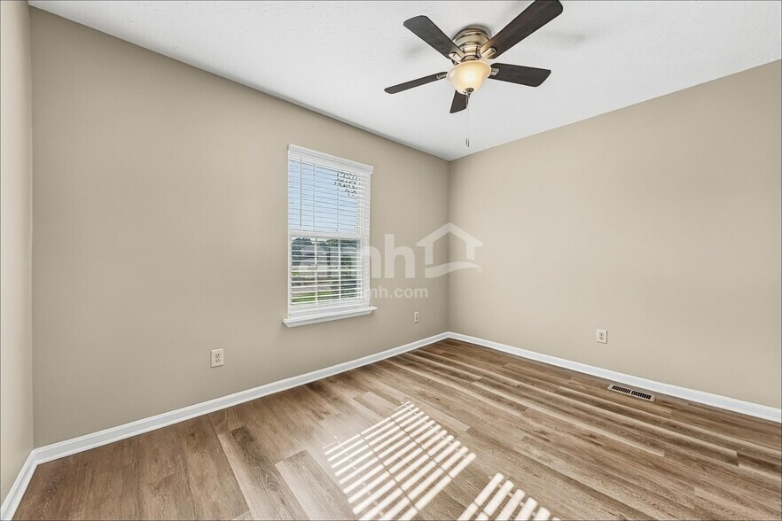 Building Photo - 5079 Rockdale Rd