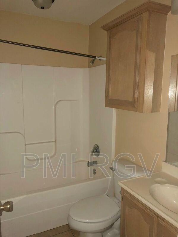 Building Photo - 703 La Mancha Dr
