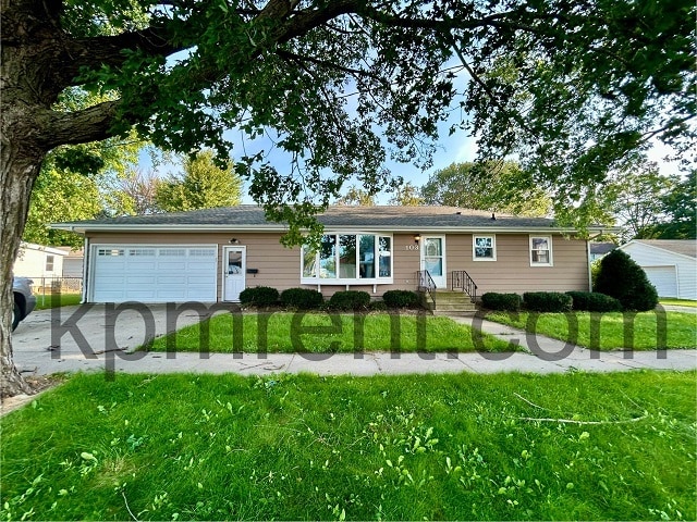Primary Photo - 103 W 6th St