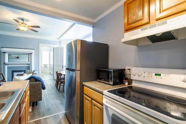 Building Photo - 813 Hall of Fame Dr