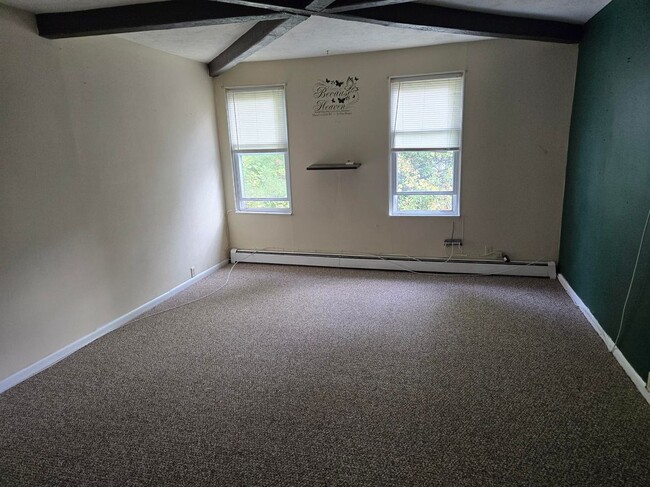 Building Photo - 3301 E Northern Pkwy