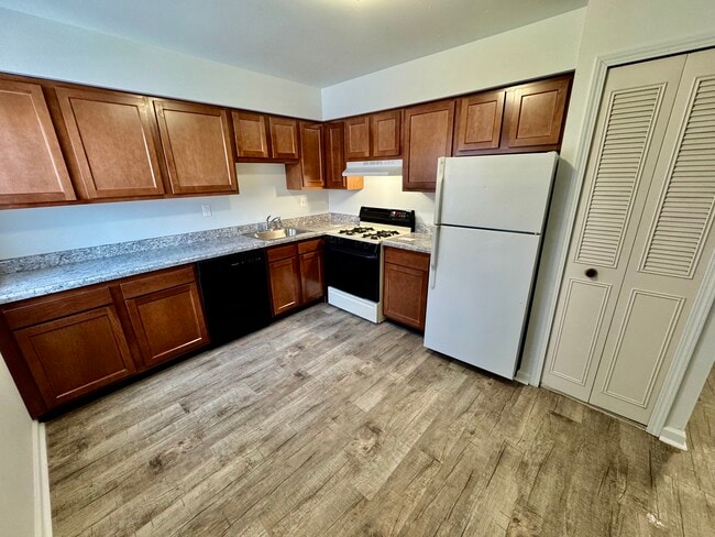 Building Photo - Ore Creek Apartments