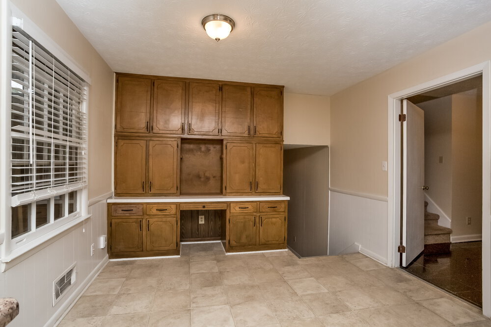 Building Photo - 2115 Pine Knoll Cir NE
